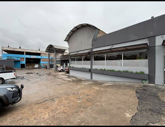 4,155M² BUSINESS CENTRE FOR SALE IN STANGER CENTRAL